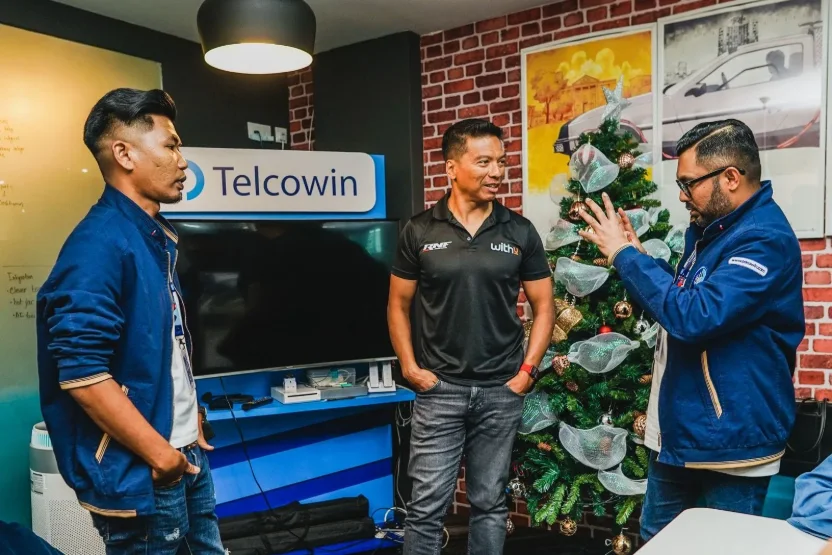 WithU Yamaha RNF and Telcowin representatives together